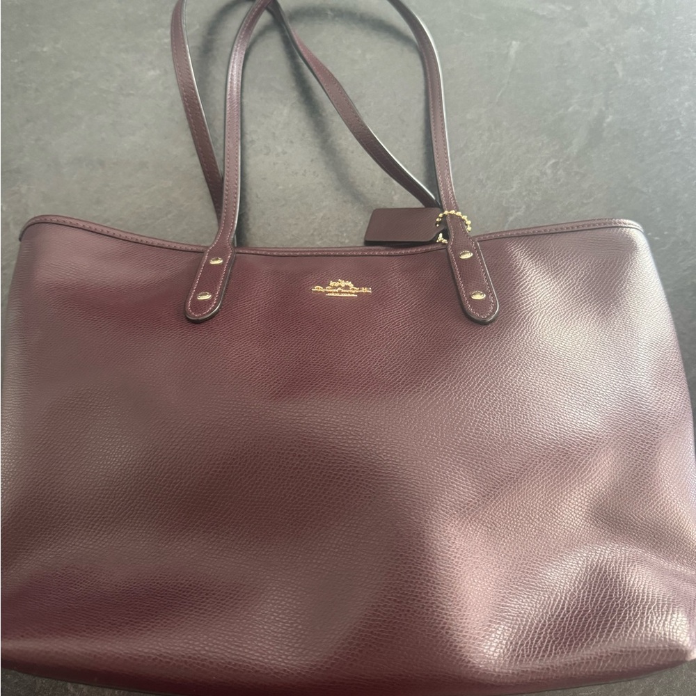 Coach shoulder bag.